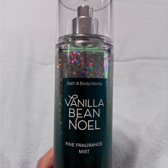 Bath & Body Works “Vanilla Bean Noel”Fragrance Mist - 8 fl oz - Picture 2 of 4